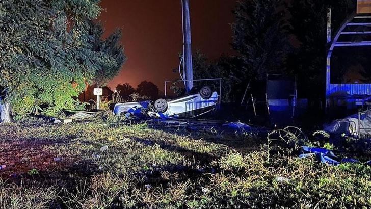 Takla atan otomobildeki 2 kişi yaralandı