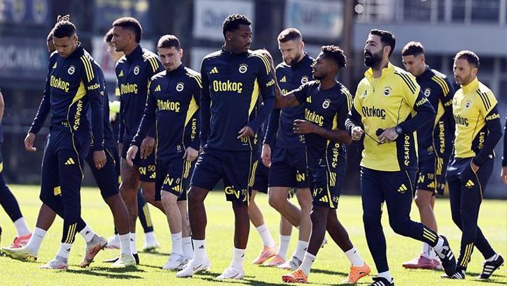 Fenerbahçe’de, Jhon Duran takımla beraber çalışmaya başladı