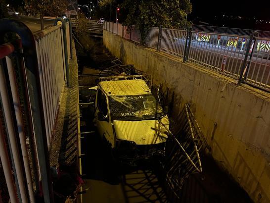 Kayseri’de kamyonet sulama kanalına düştü: 2 yaralı