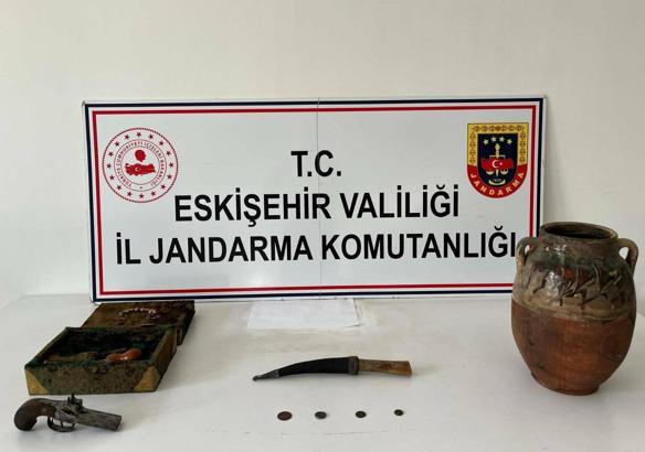 Evinde tarihi eser ele geçirilen şüpheli gözaltına alındı