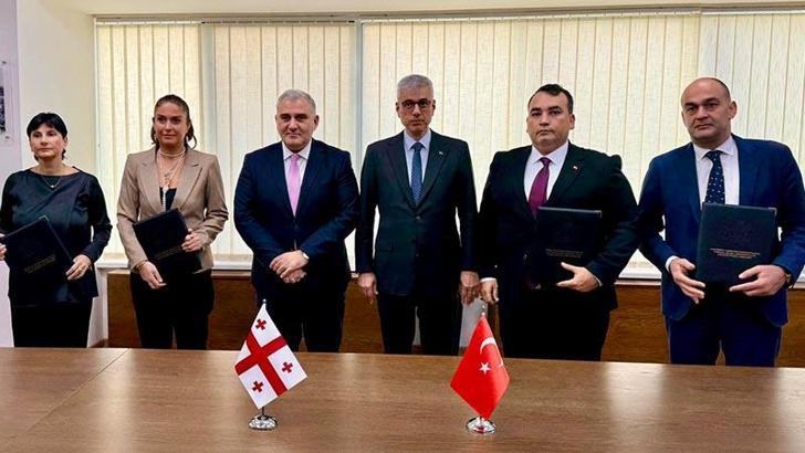 SaÄŸlık Bakanı Kemal MemiÅŸoÄŸlu Gürcistan’ı ziyaret etti