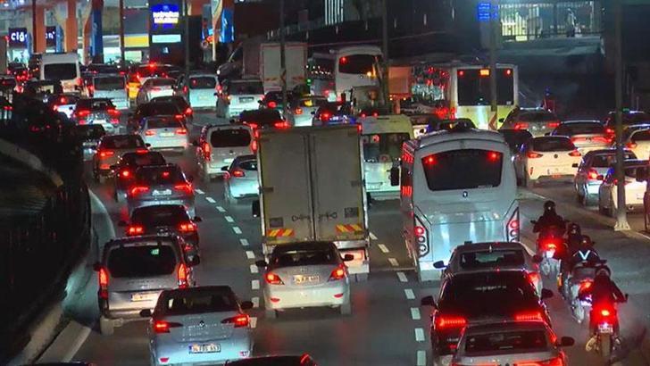İstanbul'da trafik yoğunluğu yüzde 85'e ulaştı