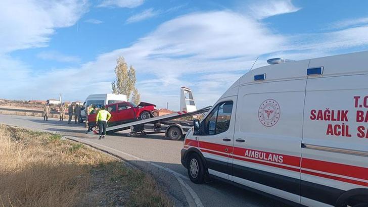 Kırıkkale’de 3 aracın karıştığı kazada 4 kişi yaralandı
