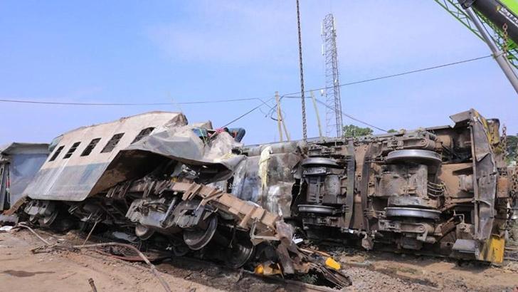 Etiyopya'da tren kazası: 15 ölü