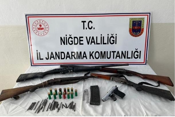 Niğde’de ruhsatsız silah operasyonu: 2 gözaltı