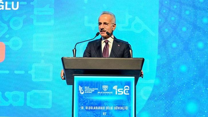 Bakan Uraloğlu: Vatandaşları dolandırmaya yönelik kurulan 74 bin 205 alan adı engellendi