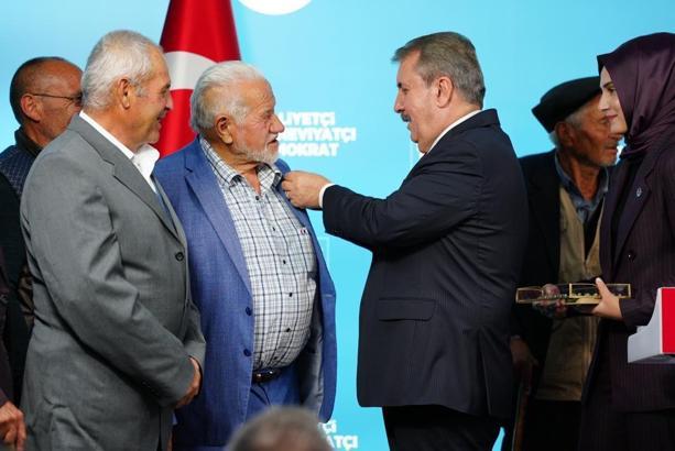 Aksaray Demirci Belediyesi’nden Büyük Birlik Partisi’ne 917 kişi katıldı