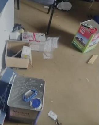 Adana'da sağanak; iş yerlerini su bastı, araçlar mahsur kaldı