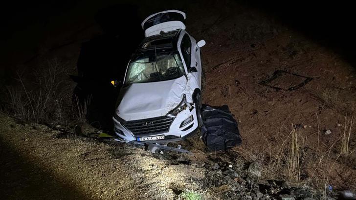 Ehliyetsiz sürücünün kontrolünden çıkan otomobil takla attı: 1 ölü, 4 yaralı