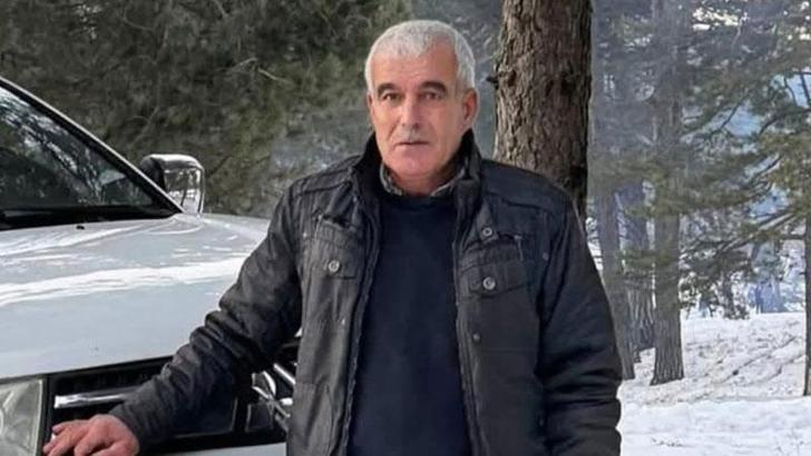 Kestiği kavak ağacının altında kalıp öldü