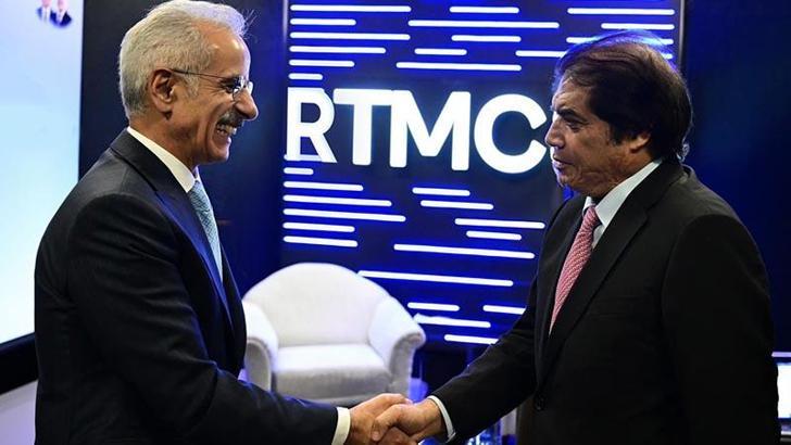 Bakan Uraloğlu, Pakistan Federal Demiryolları Bakanı Abbasi ile bir araya geldi