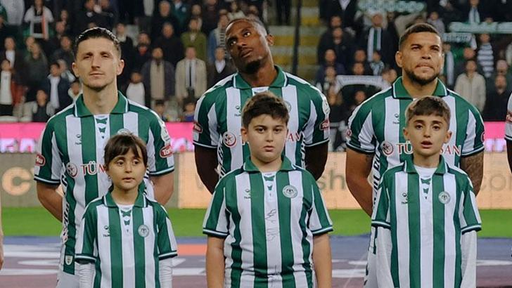 Konyaspor, kazada ölen Mevlüt öğretmenin çocuklarına verdiği sözü yerine getirdi
