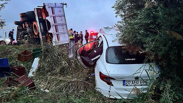 Manisa’da devrilen kamyonet sürüklenerek karşı şeride geçti; 2 ölü, 3 yaralı