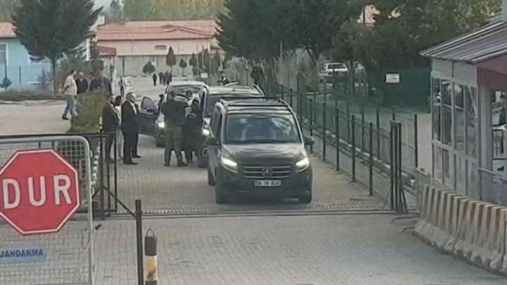 CHP lideri Özel, İBB Medya A.Ş. Başkanı Türker'i cezaevinde ziyaret etti