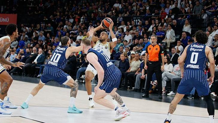 EuroLeague’deki Türk derbisinde kazanan Fenerbahçe Beko