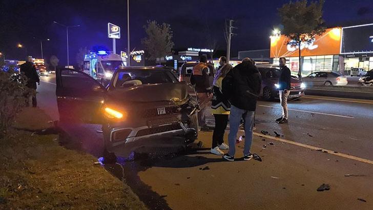 Bursa'da 3 aracın karıştığı zincirleme trafik kazası: 3 yaralı