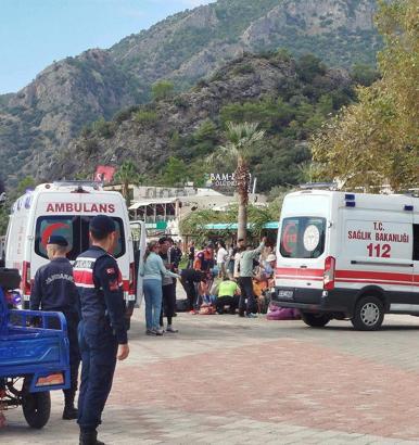 Fethiye'de yamaç paraşütleri havada çarpıştı: 3 yaralı