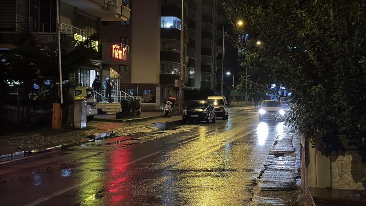 Otomobil içinde tartıştığı arkadaşını bıçakla yaraladı
