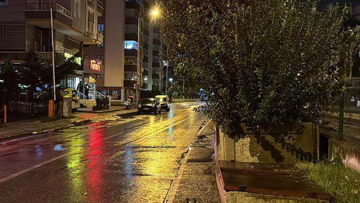 Otomobil içinde tartıştığı arkadaşını bıçakla yaraladı