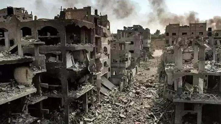 İsrail'in Gazze'de bir araca düzenlediği saldırıda 4 kişi yaralandı