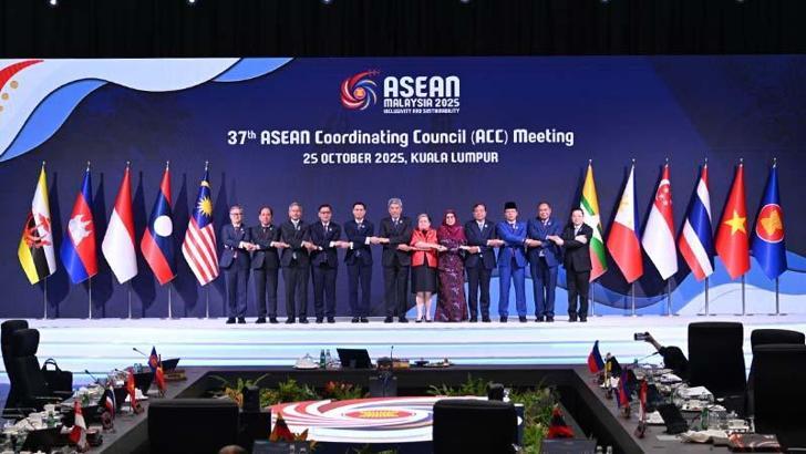 ASEAN Zirvesi Malezya'nın ev sahipliğinde başladı