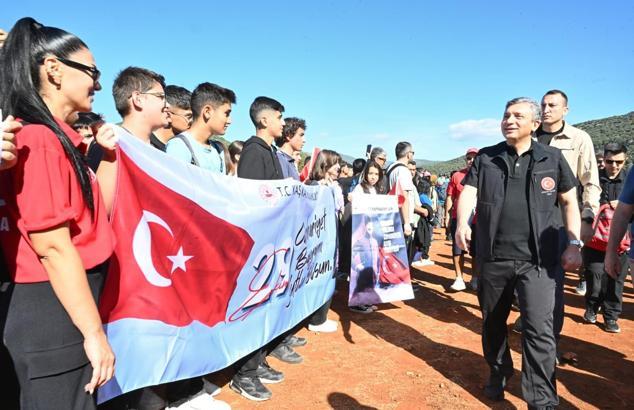 Kaş’ta 'Ecdadın Yolunda Cumhuriyete Saygı Yürüyüşü'