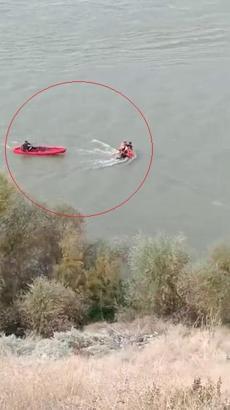 Su seviyesi yükselen nehirde mahsur kalan aile kurtarıldı