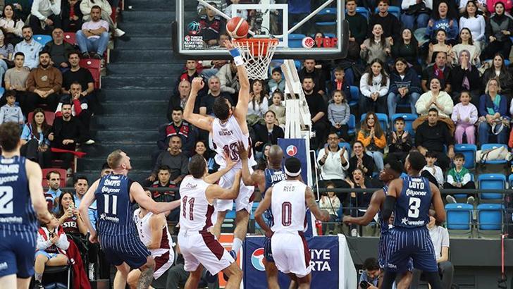 Trabzonspor - Anadolu Efes: 74-81