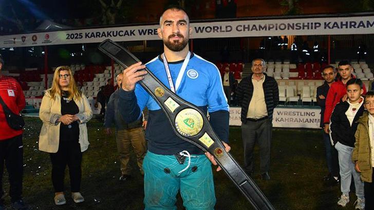 1’inci Dünya Karakucak Şampiyonası’nın başpehlivanı Feyzullah Aktürk oldu