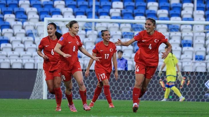 İzmir'de milli şölen