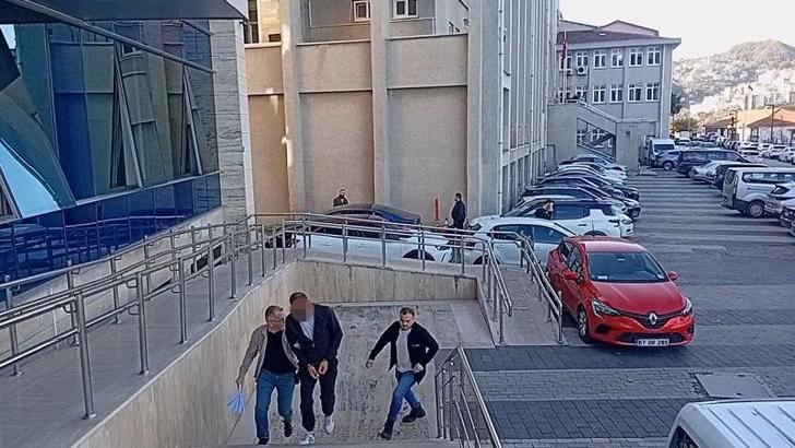 Oto galeriye silahlı saldırı düzenleyen şüpheli tutuklandı