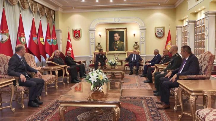 İstanbul- İş insanı İsmet Acar, Türk Silahlı Kuvvetleri Dayanışma Vakfı'na 12 daire bağışladı