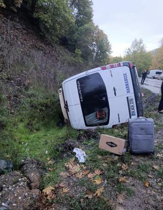 Bursa'da yolcu minibüsü devrildi: 1 yaralı