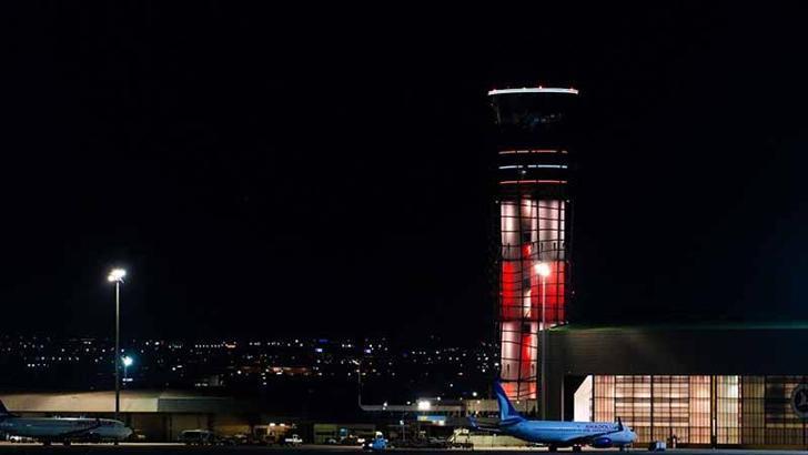 İstanbul havalimanları 29 Ekim'de kırmızı beyaza bürünecek