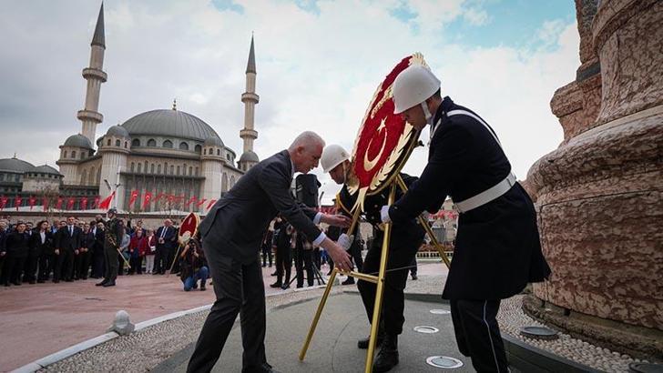 29 Ekim Cumhuriyet Bayramı öncesi Taksim'de tören düzenlendi