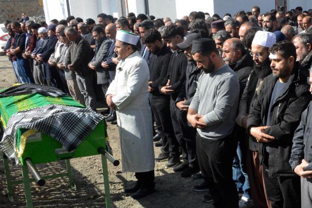 Almanya’da patlamada ölen kadın, Kahramanmaraş’ta toprağa verildi