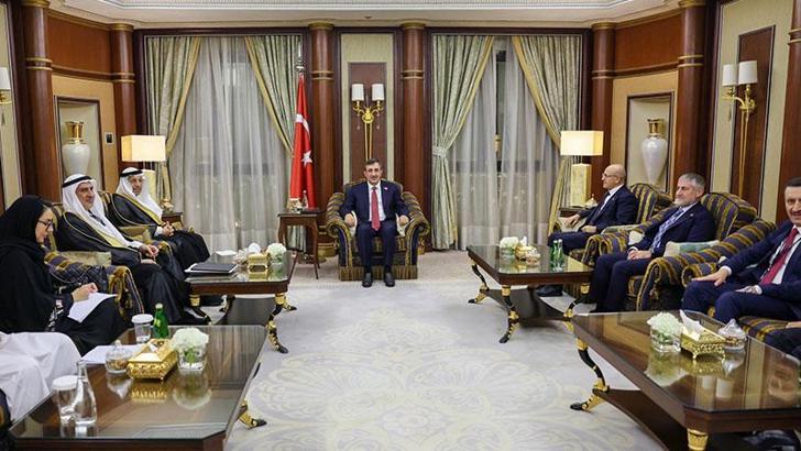 Cumhurbaşkanı Yardımcısı Yılmaz, Suudi Arabistan Yatırım Bakanı Halid el-Falih ile görüştü