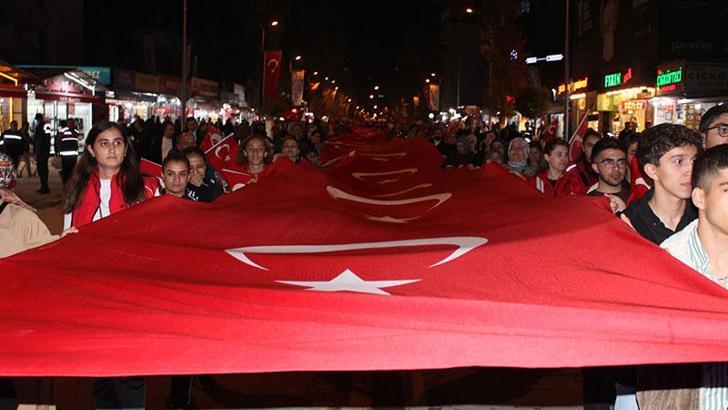 Malatya'da 29 Ekim korteji