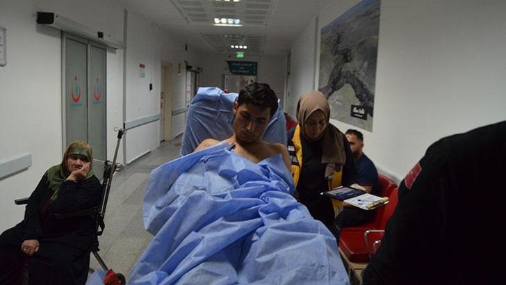 Sokakta tartıştığı kişiyi sırtından bıçakladı