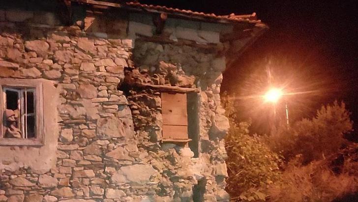 Sındırgı depreminde Manisa’da 83 yapı etkilendi