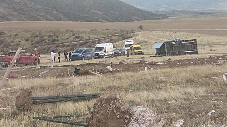 Ankara'da fırtına nedeniyle konteyner devrildi: 1 ölü, 3 yaralı