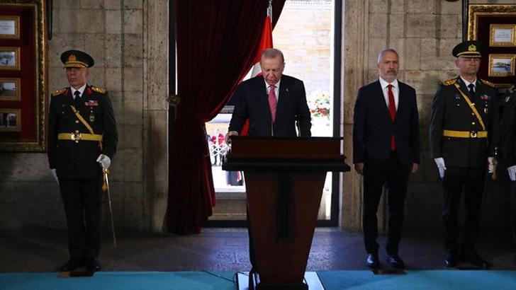 Devlet erkanından Anıtkabir'e ziyaret