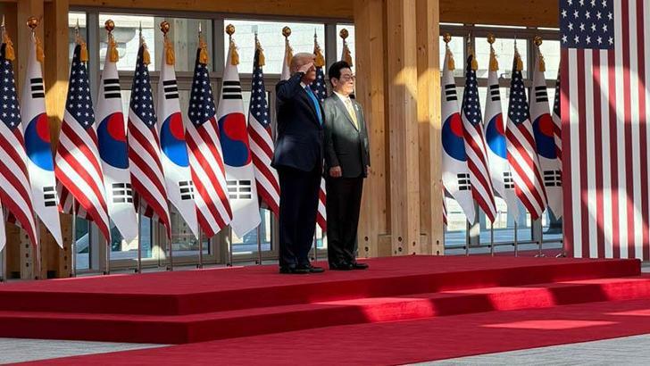 Trump, Güney Kore Devlet Başkanı Lee ile görüştü