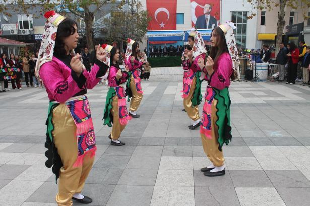 Manyas’ta Cumhuriyet Bayramı törenlerle kutlanıyor