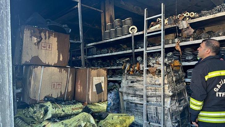 Gaziantep'te hırdavat dükkanında çıkan yangın söndürüldü