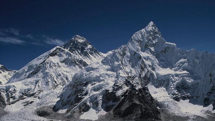 Nepal'de dağcıların kampına çığ düştü