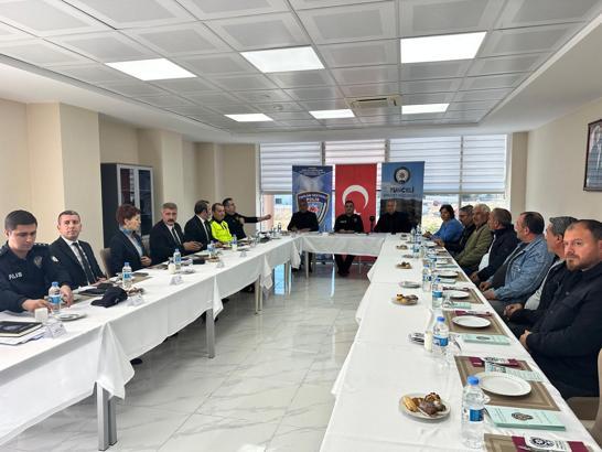 Tunceli Emniyet Müdürü Demiralay, muhtarlar ve STK temsilcileriyle bir araya geldi