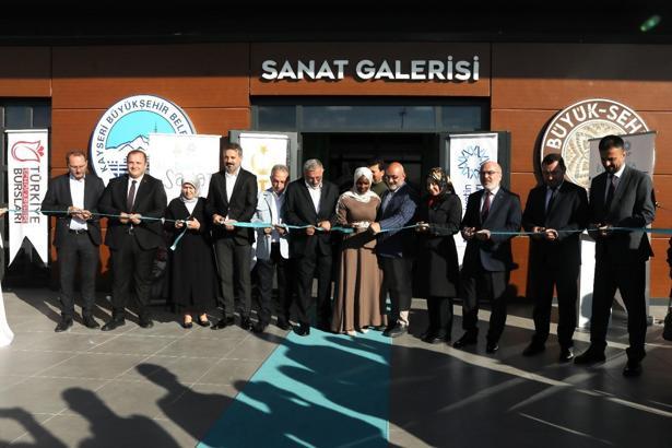 Kayseri’de ‘Bi’ Dünya Sanat’ sergisi açıldı