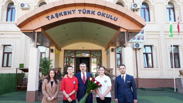 Bakan Tekin, Özbekistan'da Taşkent Türk Okulu'nu ziyaret etti