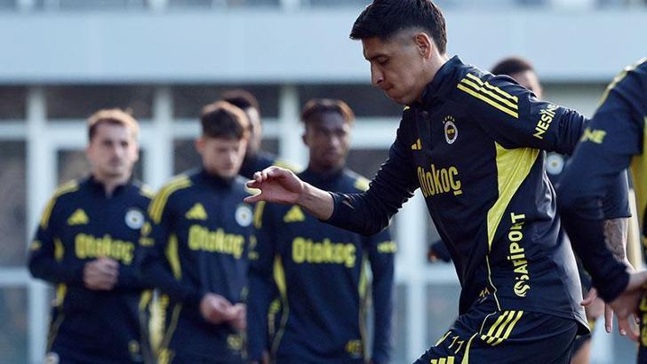 Fenerbahçe, Beşiktaş derbisinin hazırlıklarını tamamlayarak kampa girdi